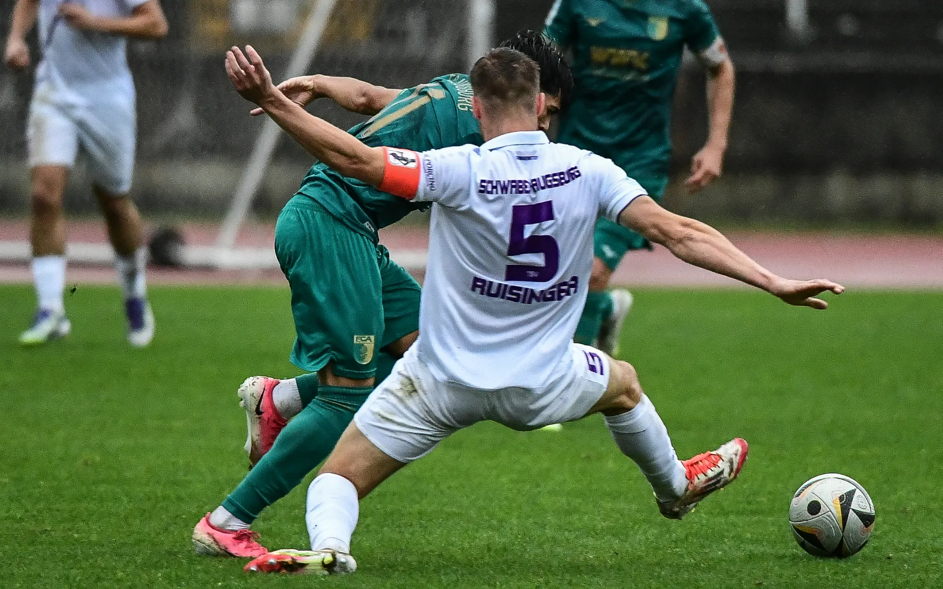 Bittere Derby-Niederlage: Schwabenritter unterliegen dem FCA