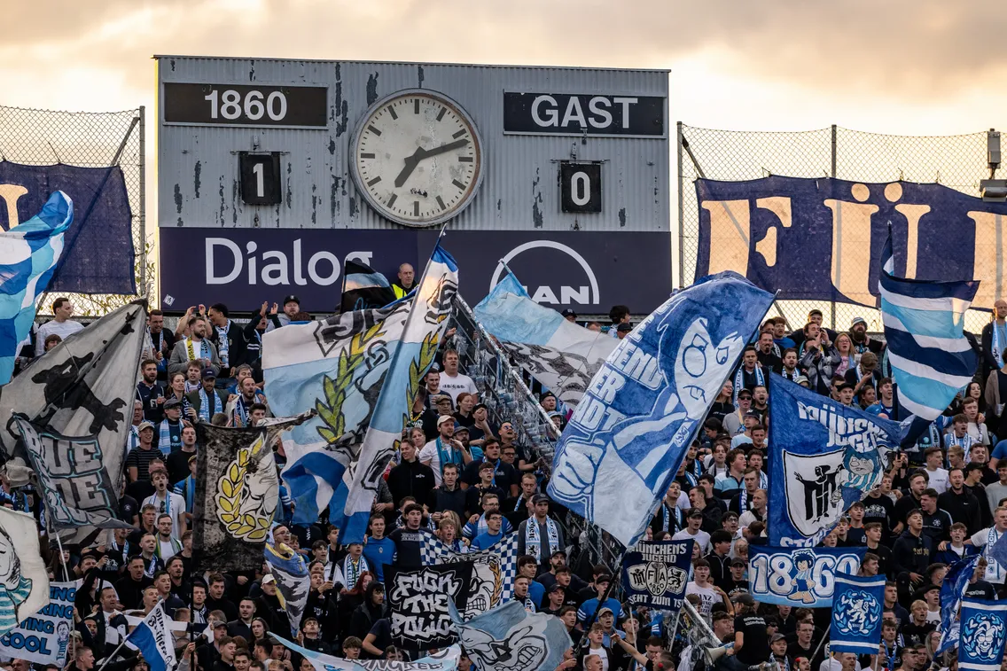 Foto zum Newsartikel Premiere vor großer Kulisse: Schwabenritter bei den Löwen