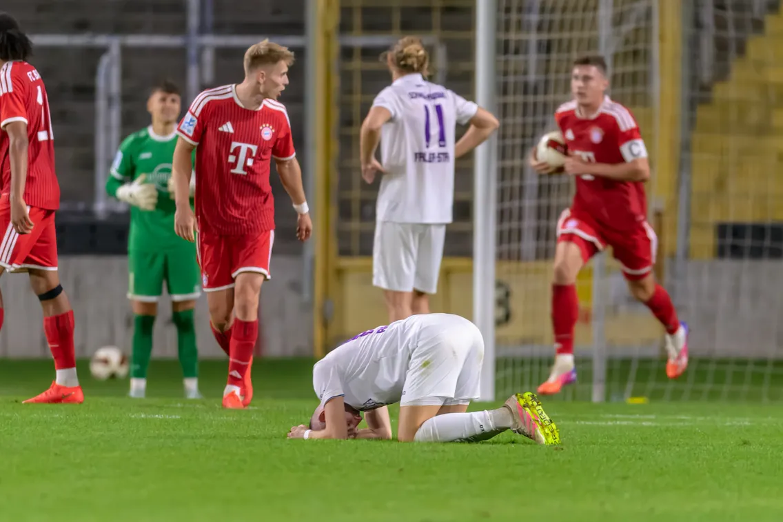 Foto zum Newsartikel Bittere Schlussminuten im Grünwalder Stadion