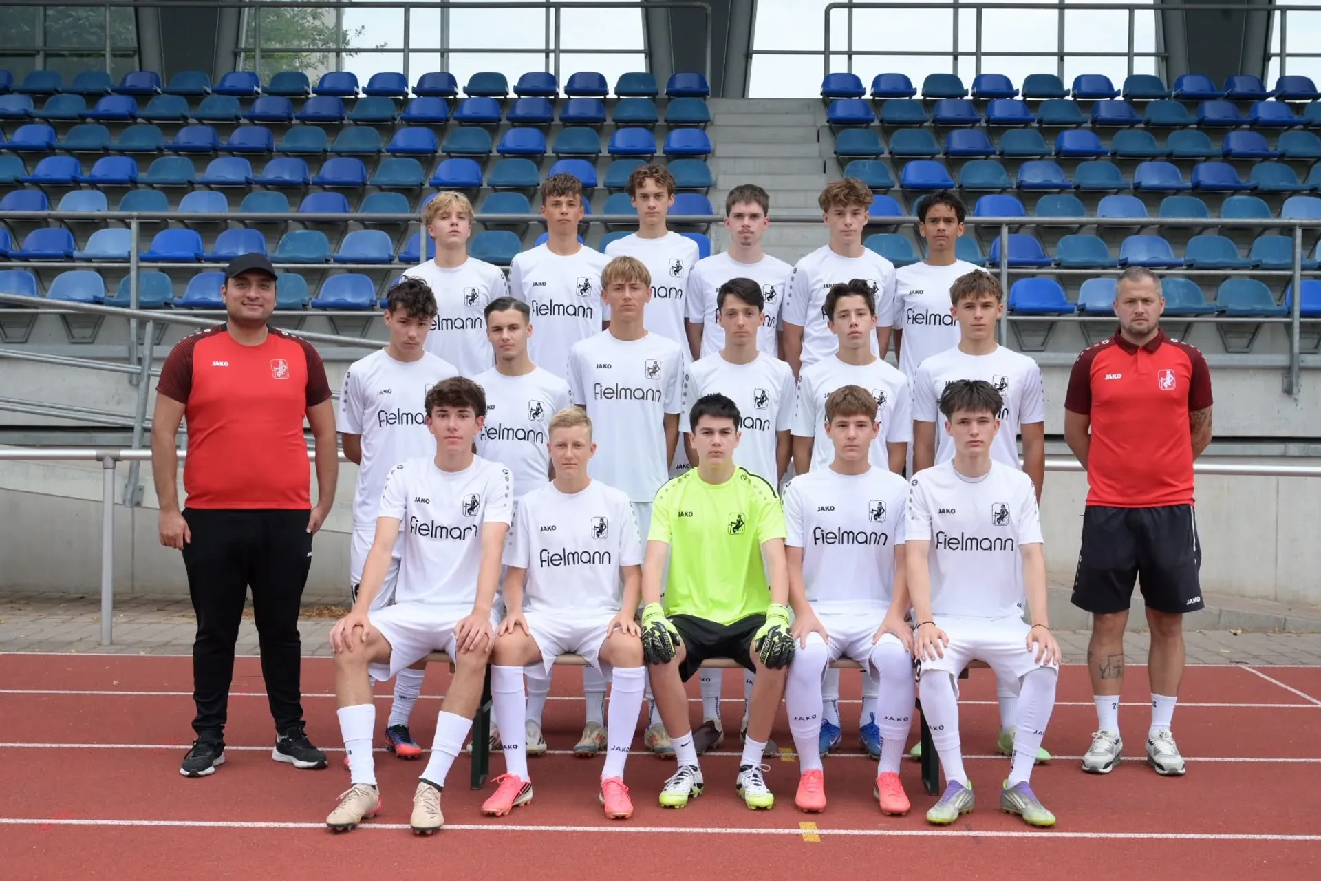 Mannschaftsfoto TSV Schwaben Augsburg U17